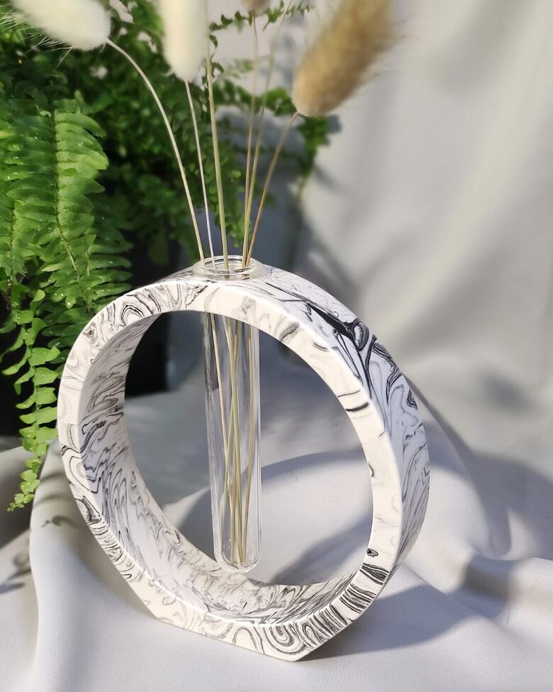 Aura – Jesmonite vazelė / kvapų difuzorius